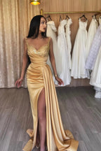 Abito da sera elegante lungo a sirena con spalline sottili, senza maniche, ricamato di paillettes e con spacco