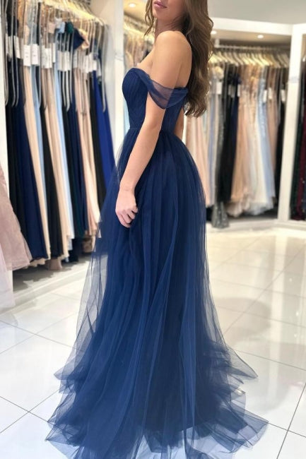 Elegante abito lungo blu navy a linea ad A senza spalline e con scollo a barca per ballo di fine anno