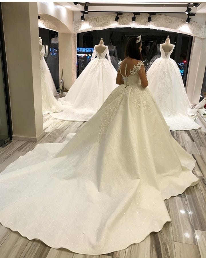 Vestido de Noiva Elegante Longo Princesa com Decote Coração em Cetim e Mangas