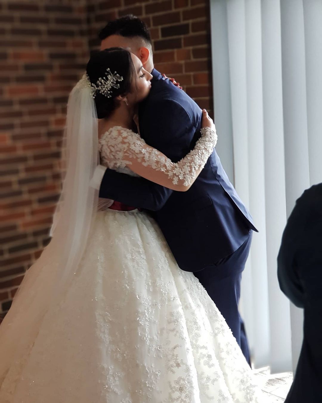 Elegante lange Prinzessin Tüll Spitze Brautkleider mit Ärmeln