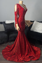 Elegante abito lungo rosso da sera con una spalla, scollo a V e paillettes, con manica lunga