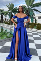 Elegante abito lungo da sera blu reale a linea ad A in raso con spalle scoperte e spacco
