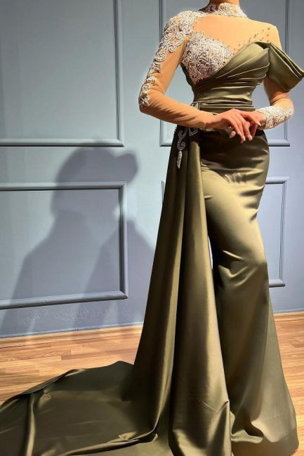 Elegante abito da sera lungo a sirena color salvia con collo alto e maniche lunghe