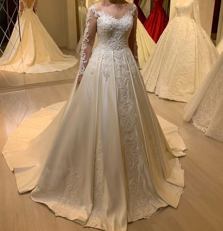 Elegant Long Sleeve A-Line Sweetheart Appliques Lace Pearl Satin Wedding Dress