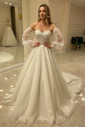 Elegant Long Sleeve A-Line Sweetheart Backless Appliques Lace Wedding Dress
