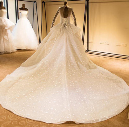 Elegantes Langarm Perlenbesetztes Tüll Ballkleid Glitzerndes Brautkleid 