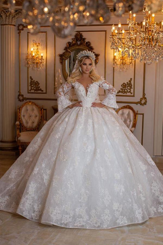 Elegant Long Sleeves Ball Gown V-Neck Sweetheart Wedding Dress with Appliques Lace