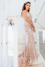 Elegante Abito da Sera a Sirena con Spalline Sottili Lunghe in Pizzo