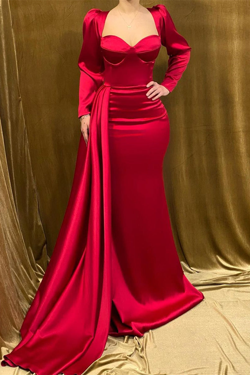 Elegante abito da sera rosso in raso a sirena, lungo, senza spalline, con maniche lunghe