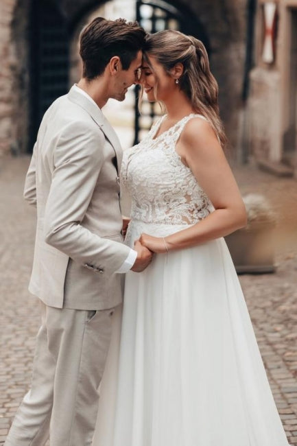 Vestido de Noiva Elegante Branco Longo em Linha A com Renda, Chiffon, Sem Mangas e Costas Descobertas