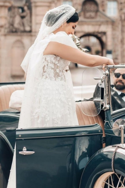 Vestido de Noiva Elegante Branco Longo em Linha A com Decote Quadrado, Tule e Renda, com Mangas Curtas
