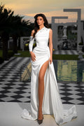 Elegante abito lungo bianco da cerimonia monospalla senza maniche con perle