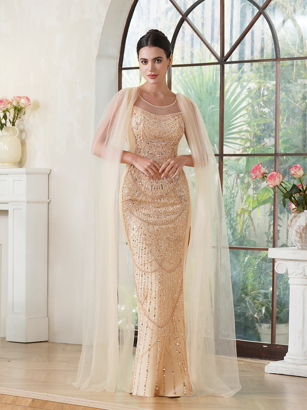 Abito da sera elegante color oro champagne in poliestere lavorato a maglia, scollatura a barca, senza maniche, con perline, cerniera e spacco