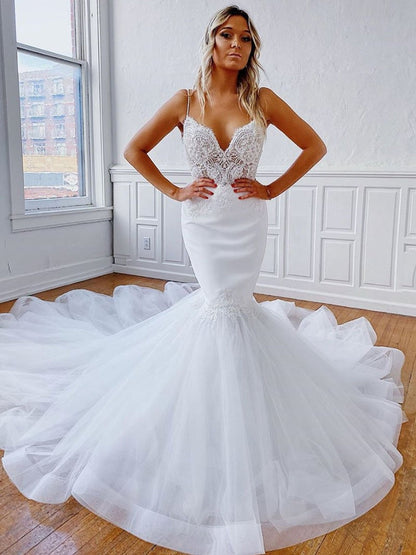 Elegante vestido de novia largo blanco de encaje con escote en V y espalda descubierta de sirena