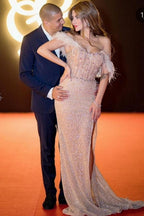 Elegante abito da sera sirena lungo con spacco frontale e scollo a barca con glitter