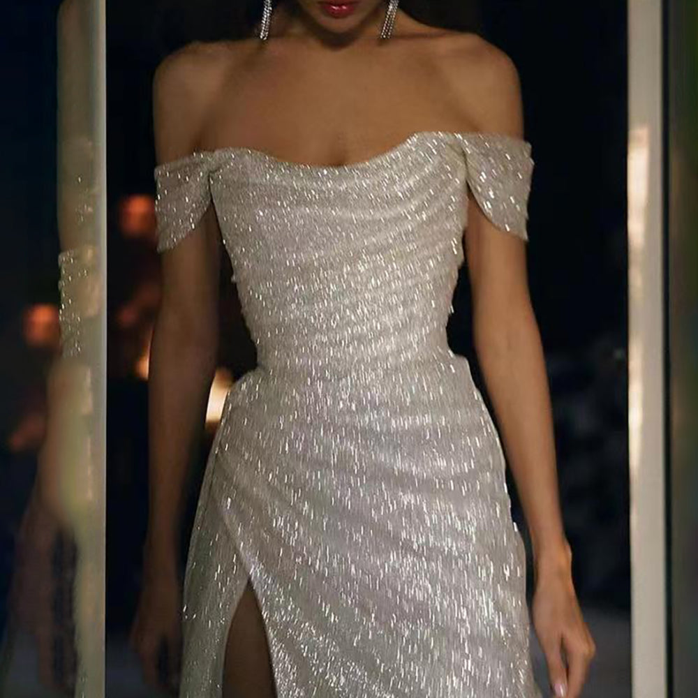 Vestido de Noiva Elegante, Sem Alças, Decote Ombro a Ombro, Corte em A, com Lantejoulas e Fenda