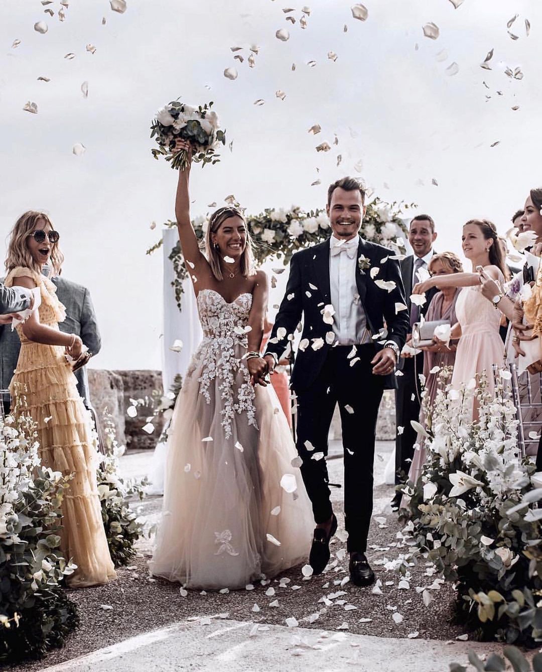 Vestidos de Noiva Elegantes em Linha A com Renda