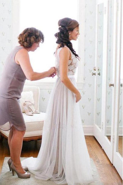 Elegante vestido de novia de playa con escote redondo, encaje, corte A y tul