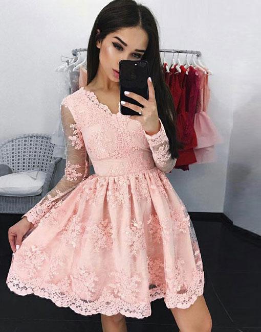 Elegante kurze A-Linie Homecoming-Kleider aus Spitze mit Ärmeln