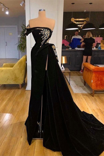 Elegante vestido de fiesta de corte A con abertura frontal, sin tirantes y con cuentas
