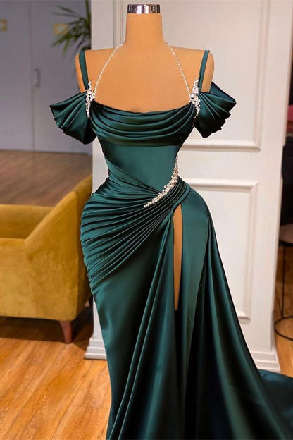 Elegante e impresionante vestido de fiesta de sirena con hombros descubiertos, volantes y abertura