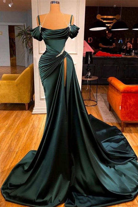 Elegante e impresionante vestido de fiesta de sirena con hombros descubiertos, volantes y abertura