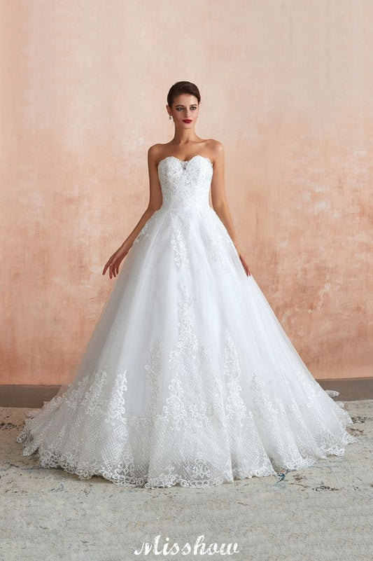 Elegante vestido de noiva branco com decote em forma de coração | Vestido de baile simples de tule Aline Beach