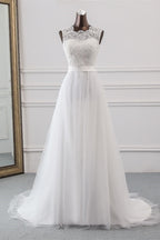 Elegant Tulle Jewel Neckline Sleeveless White Wedding Dress With Appliques