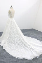 Abito da sposa elegante a linea ad A in tulle con applicazioni e scollo a V