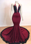 Elegante abito da sera a sirena con scollo a V e applicazioni, modello halter