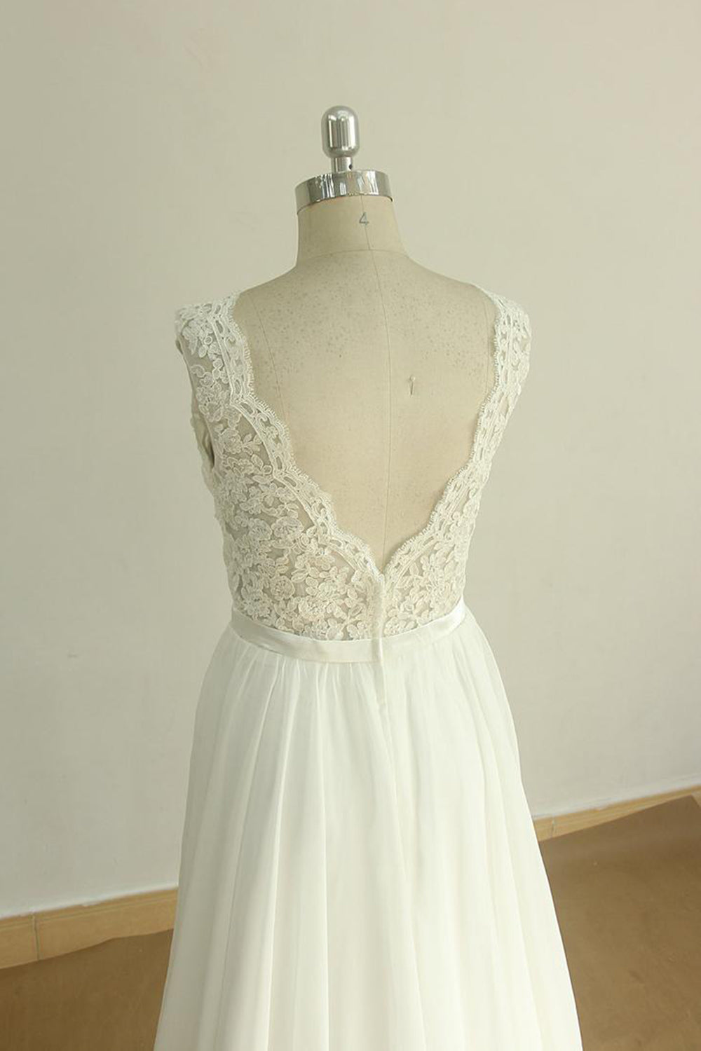 Elegant V Neck Sleeveless Lace Wedding Dresses White A Line Chiffon Bridal Gown