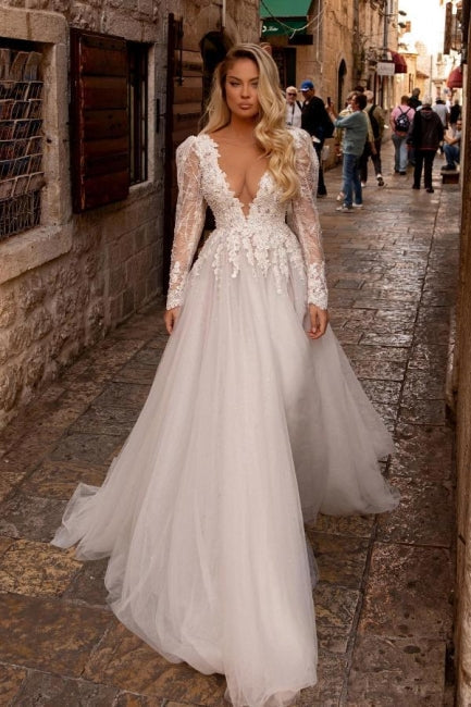 Elegante Brautkleider mit V-Ausschnitt und langen Ärmeln aus Aline-Spitze