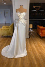 Elegante abito lungo da sera bianco principessa senza maniche a sirena