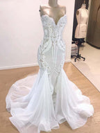 Elegant White V Neck Mermaid Lace Wedding Dress For Modern Brides