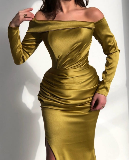 Elegante abito lungo giallo a sirena con maniche lunghe e scollo a barca