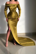 Elegante abito lungo giallo a sirena con maniche lunghe e scollo a barca