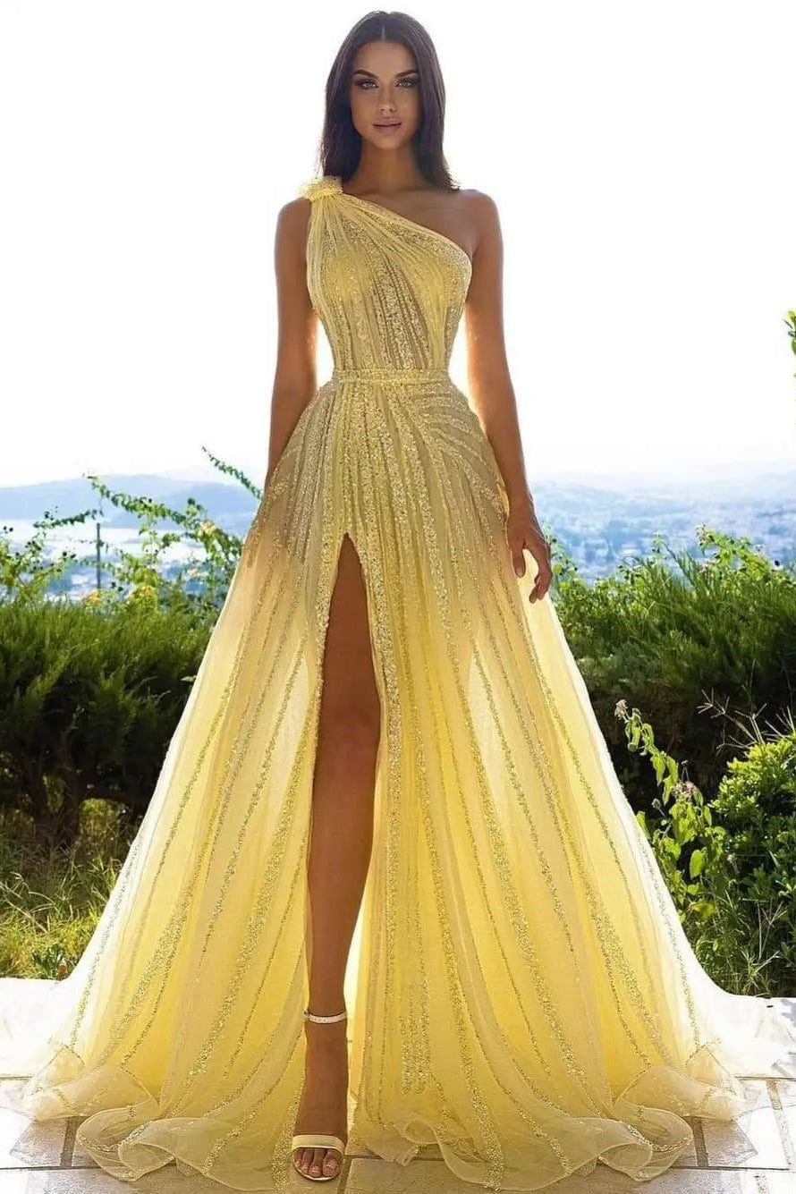 Vestido de Baile Elegante Amarelo com Um Ombro, Lantejoulas e Corte em A com Fenda