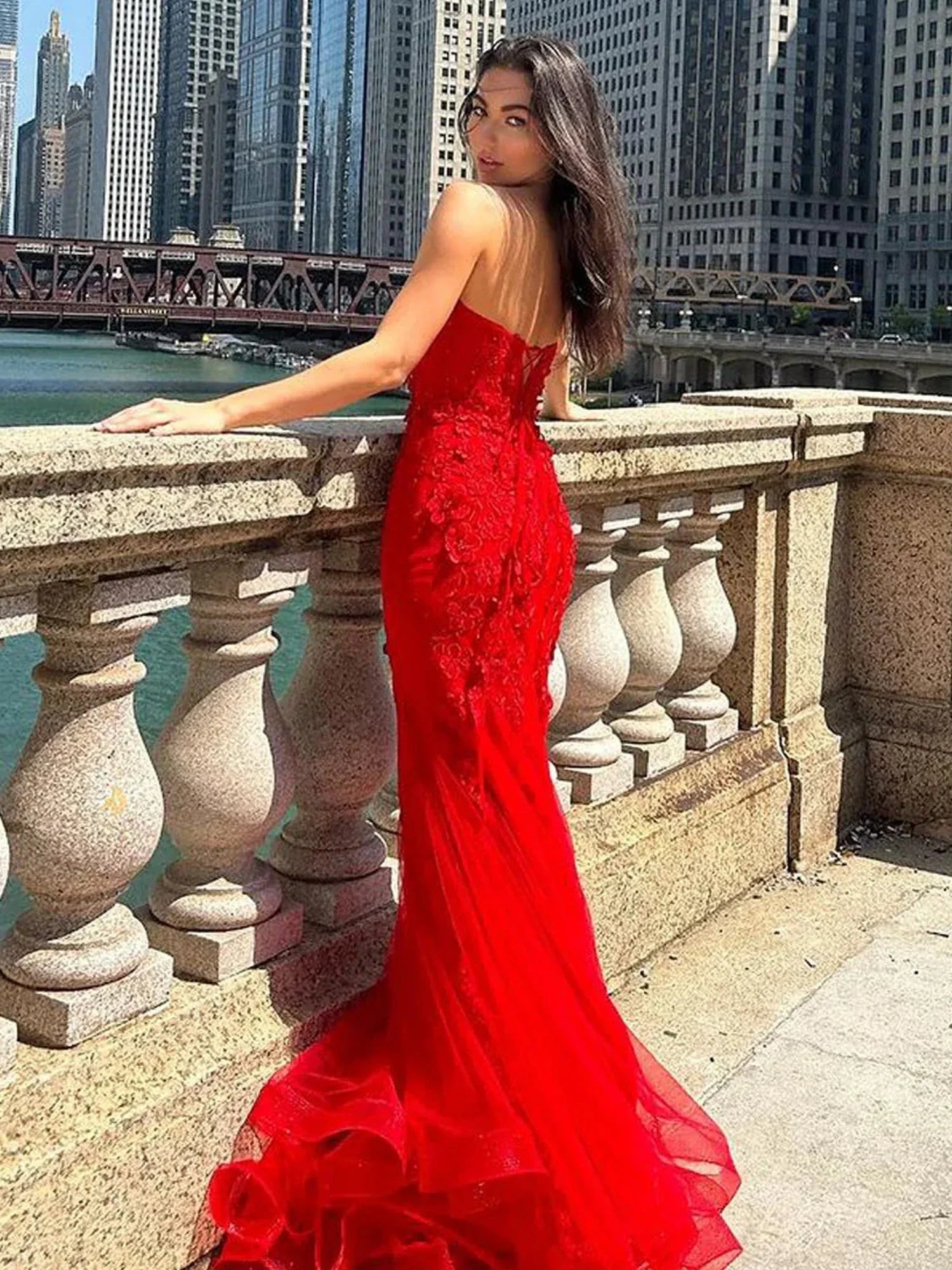 Ellorie | Abito da ballo lungo in pizzo rosso a cuore sirena