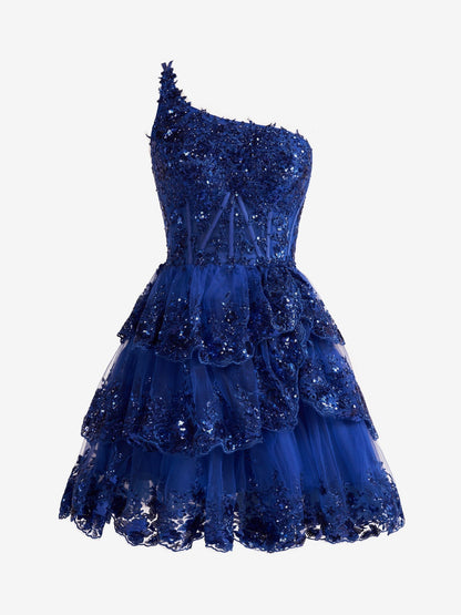 Emma | Kurzes A-Linien-Homecoming-Kleid mit One-Shoulder-Ausschnitt und gestufter Spitze in Marineblau