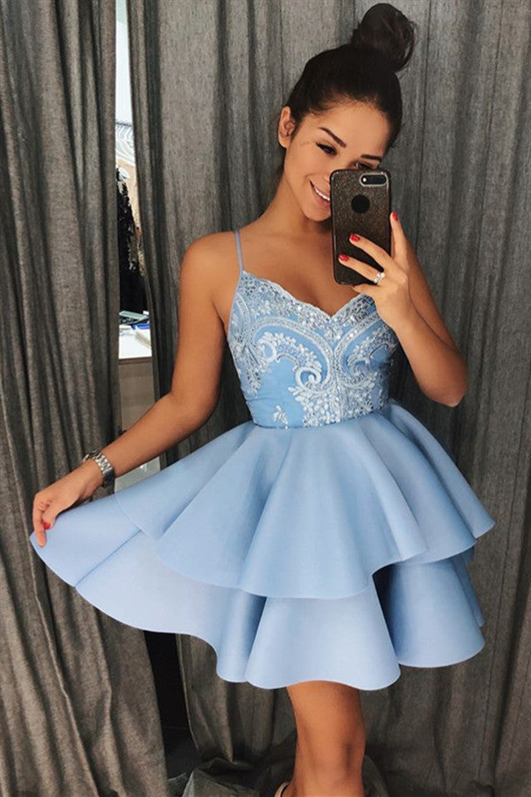 Exquisites A-Linien-Abendkleid mit V-Ausschnitt und Spitze, ärmellos, kurz
