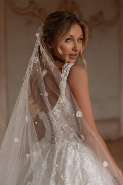 Extravagantes langes elfenbeinfarbenes A-Linien-Prinzessin-Brautkleid mit Spaghettiträgern und Spitze