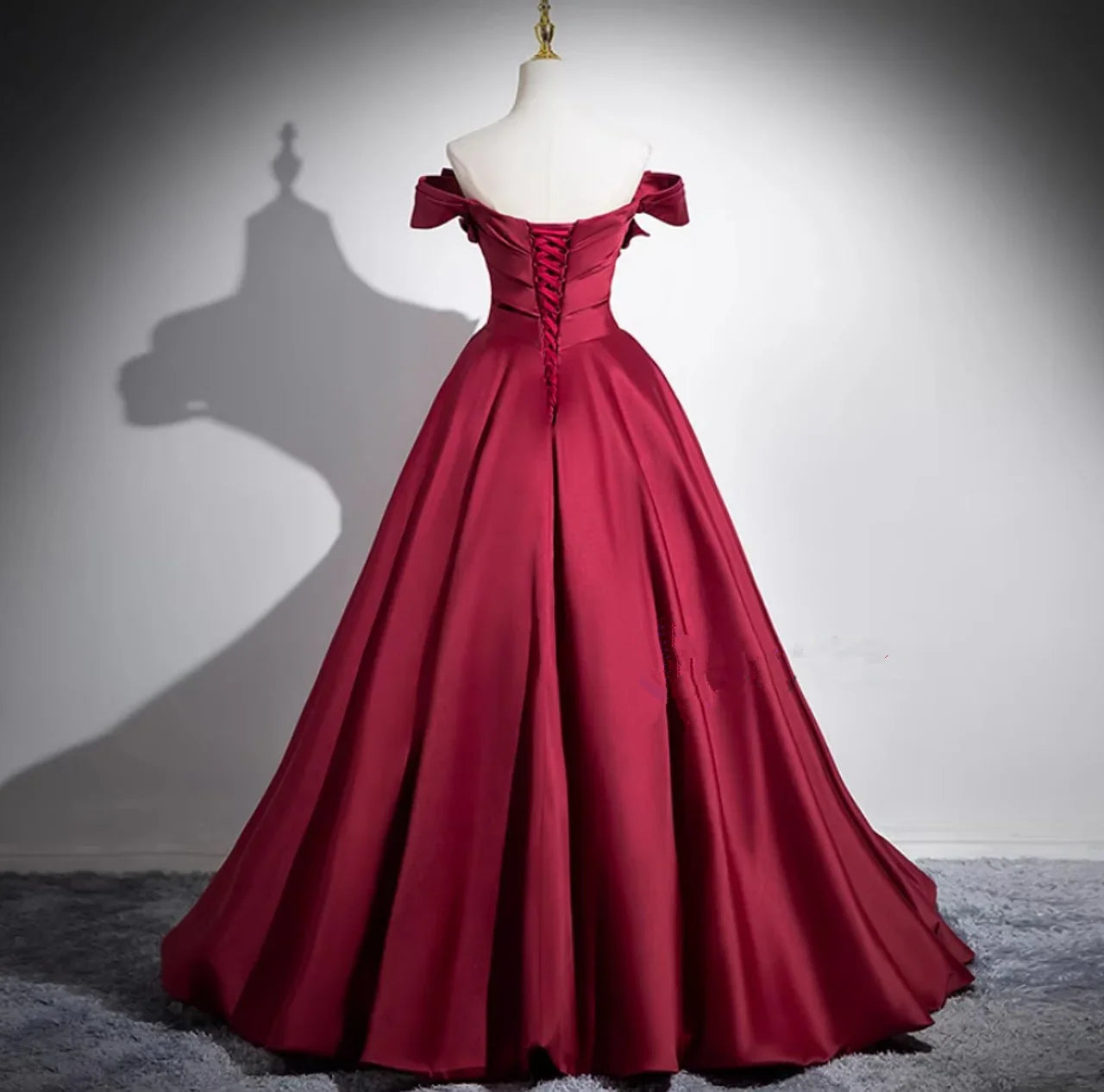 Modisches Burgunderrotes Satin-Faltenkleid Abendkleid A-Linie Elegantes Ballkleid Y7661