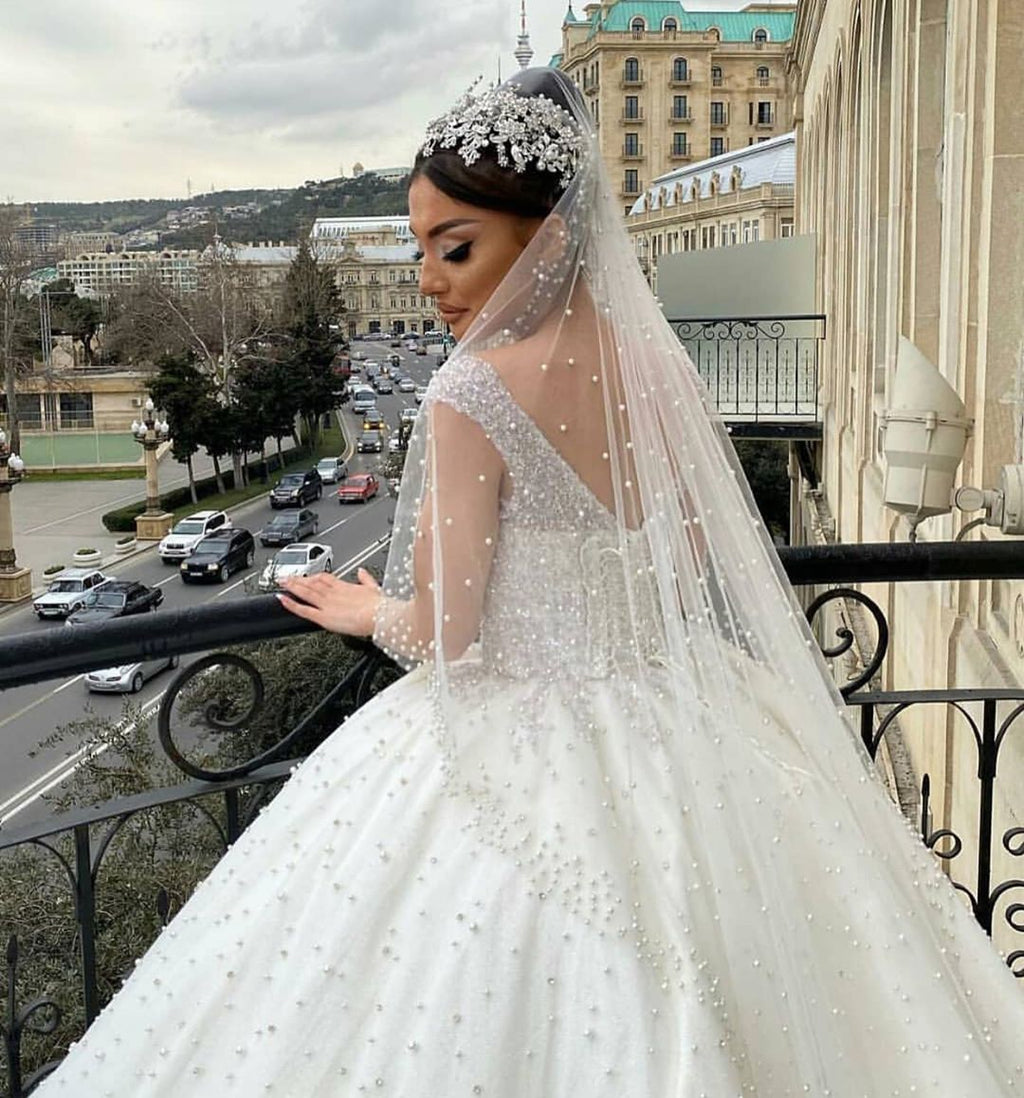 Elegant Ball Gown Wedding Dress Off Shoulder Backless Tulle Beading