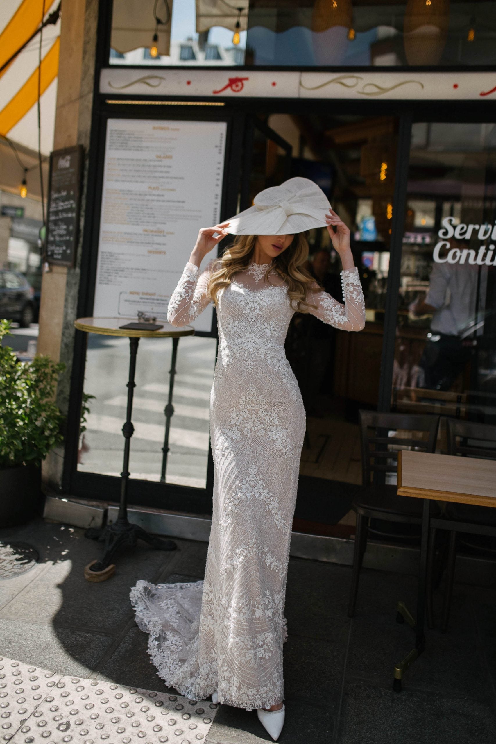 Unmissable White Applique Floor Length Wedding Dress With Lace Bodice