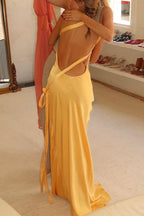 Robe longue satinée asymétrique une épaule dos nu bretelle pour soirée au clair de lune