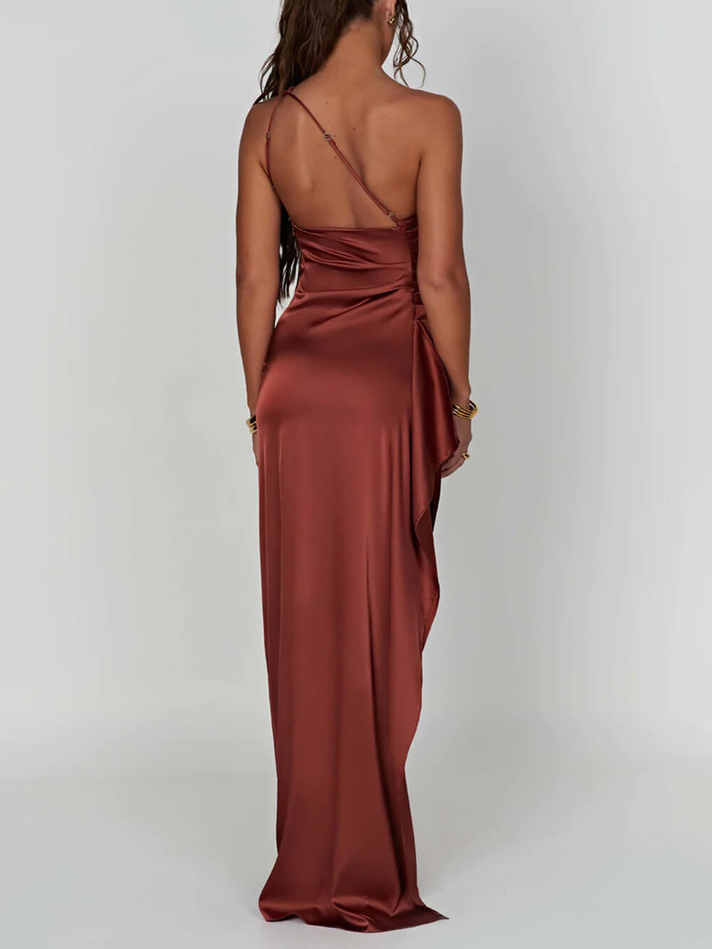 Maxikleid aus Satin mit Schlitz 