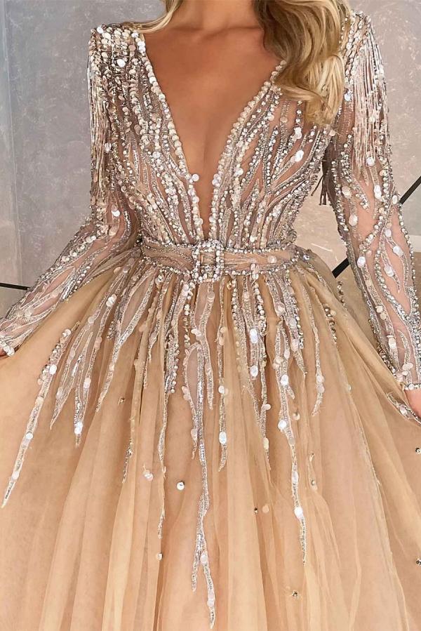 Favoloso abito lungo a linea ad A con scollo a V, perline e tulle per ballo con maniche