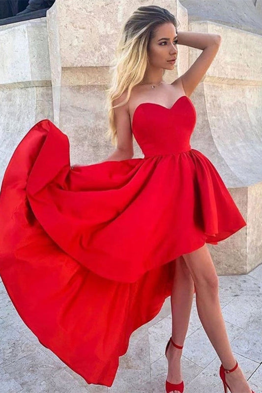 Rotes kurzes Satin-Ballkleid mit hohem Ausschnitt und Herzausschnitt