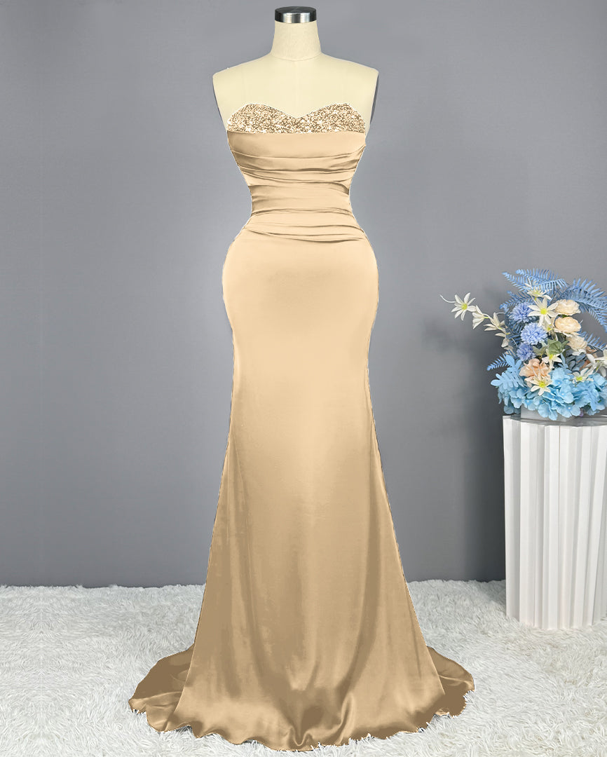 Vestido longo de baile de finalistas sem mangas com decote coração bordado a lantejoulas