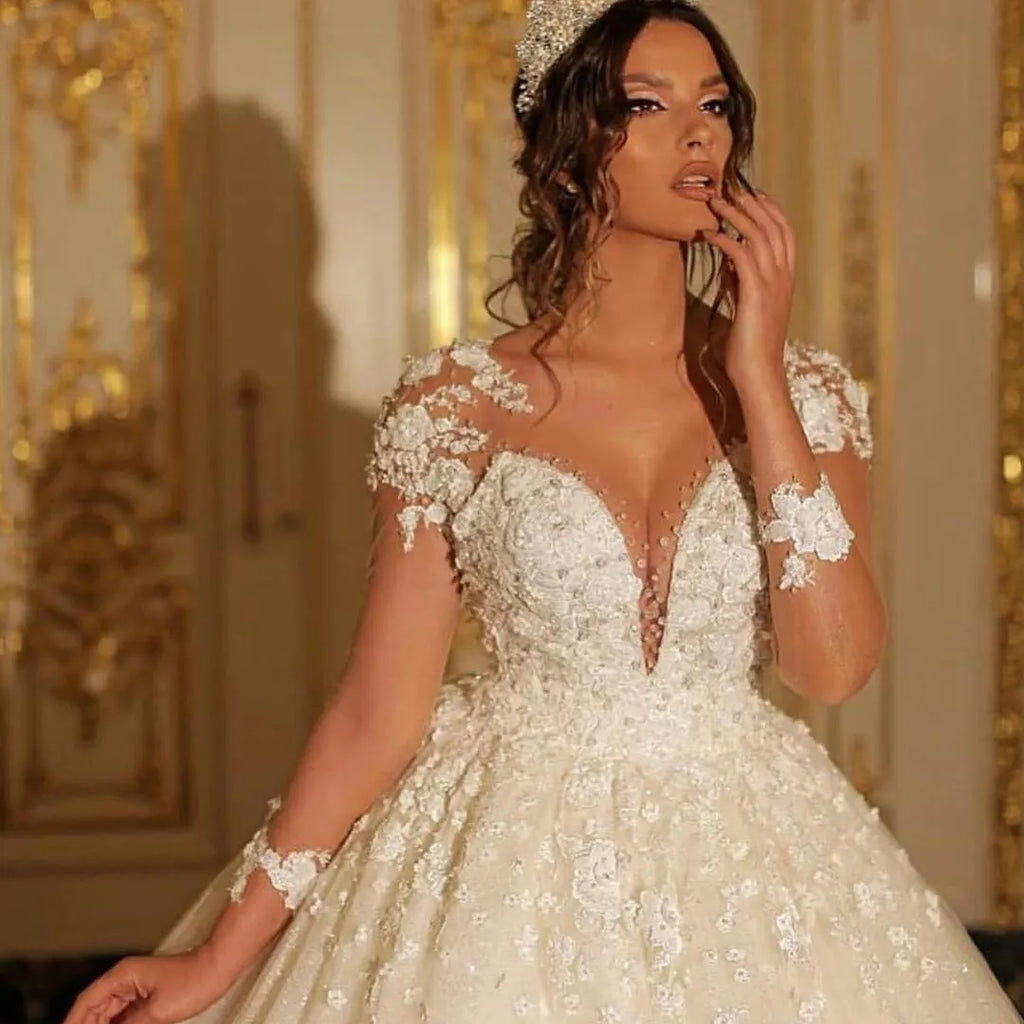 Elegant Long Sleeves Sweetheart Floor Length Wedding Dress With Lace Appliques